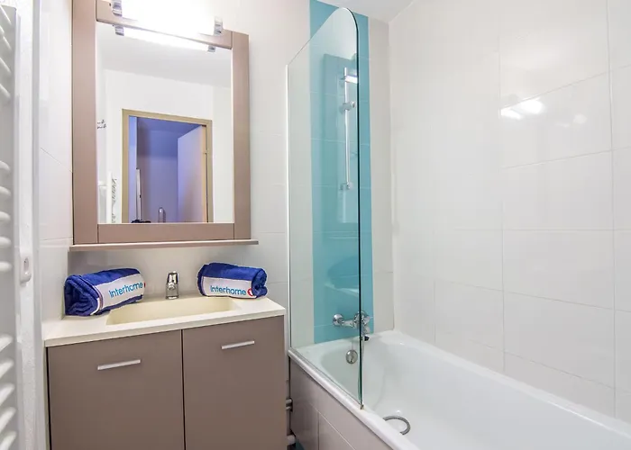 Apartment Les Marines De Gassin-8 By Interhome شقة